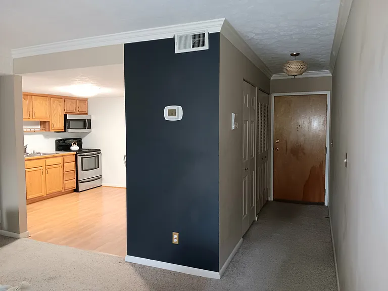 4614 S 6th St #8 — Photo 8