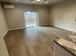 318 11th St SE #3, Bandon, OR 97411