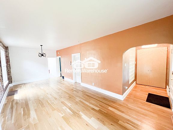 2nd image of 1243 S Lincoln St