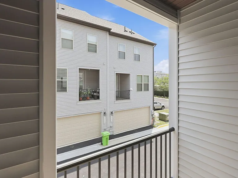 2118 Acadia Rd — Photo 36