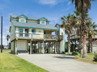 208 Seashell Dr, Surfside Beach, TX 77541