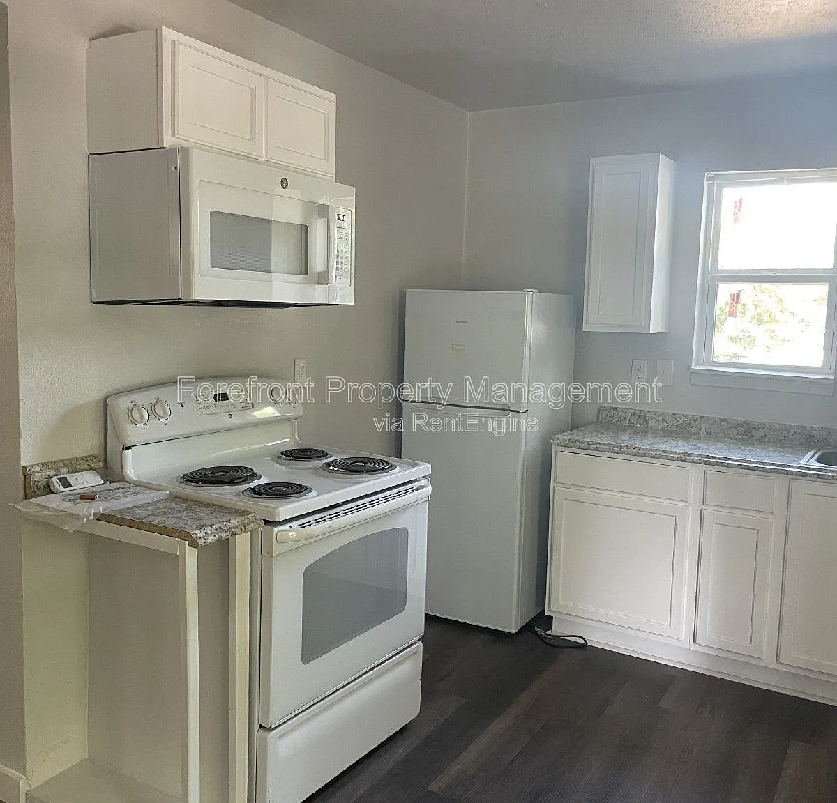 2 bed, 1.0 bath, $875 — Photo 2