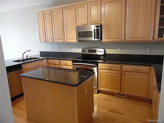 3rd image of 37606 Newburgh Park Cir #36