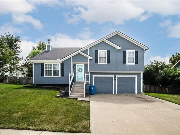 1704 Clear Creek Dr, Kearney, MO 64060