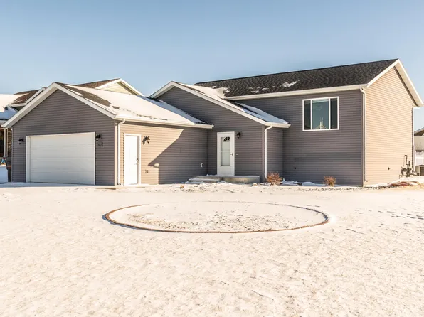 3085 Finley St, Bismarck, ND 58504