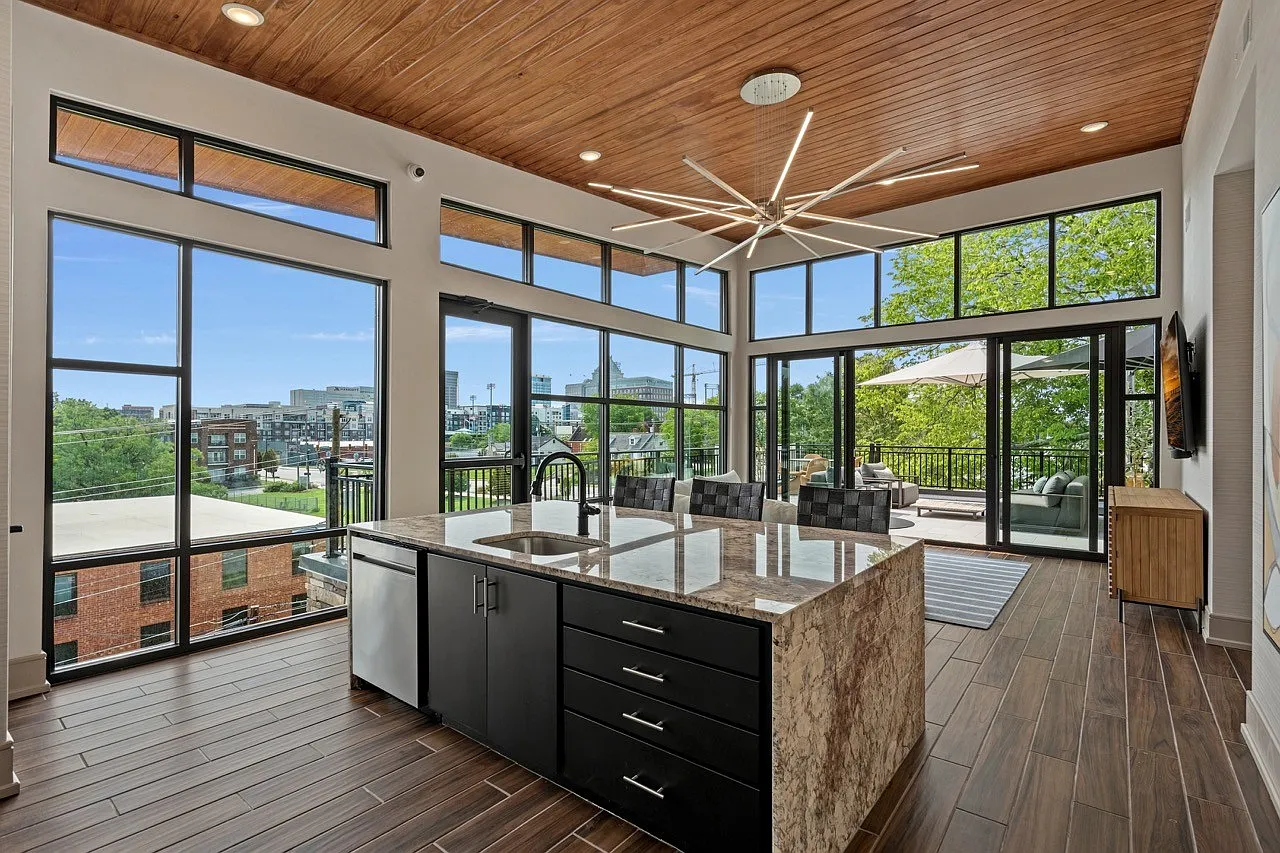 Spring Street Apartments — Photo 3