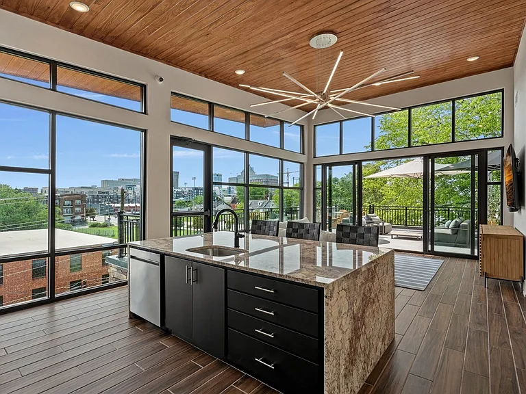 Spring Street Apartments — Photo 3