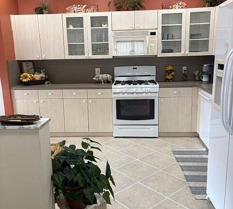 5th image of 471 Lismore Ln