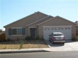 11959 Luna Rd, Victorville, CA 92392