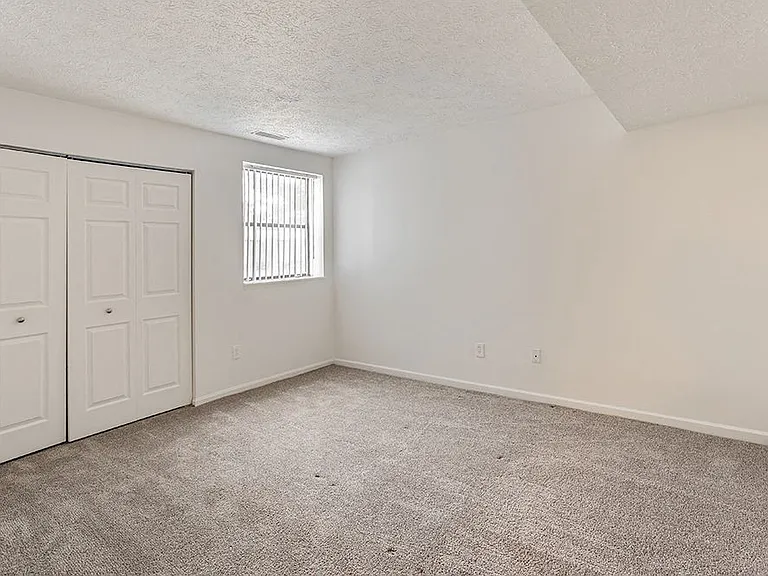 Delta Square Apartments - Lansing, MI — Photo 28
