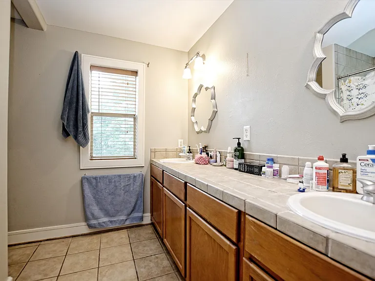 2605 De Soto Dr — Photo 11