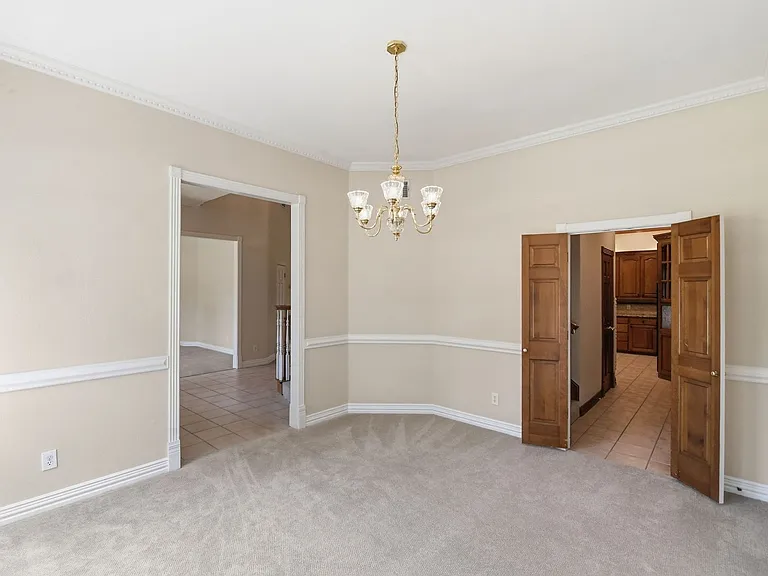 1020 Highland Oaks Dr — Photo 9