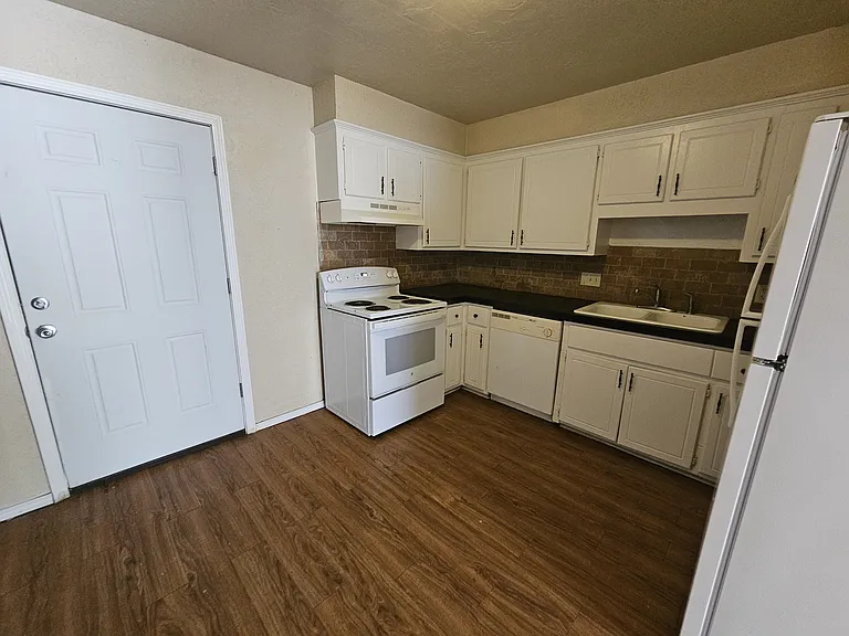 2629 SW H Ave #A — Photo 5