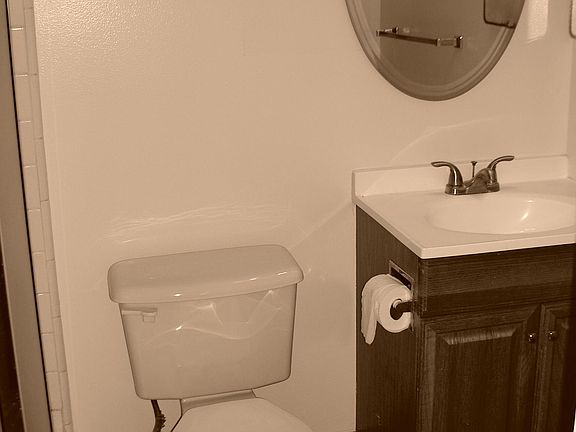 Bath room (2 bath rooms)