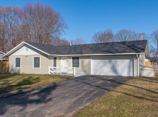 7979 Forest Beach Rd, Watervliet, MI 49098