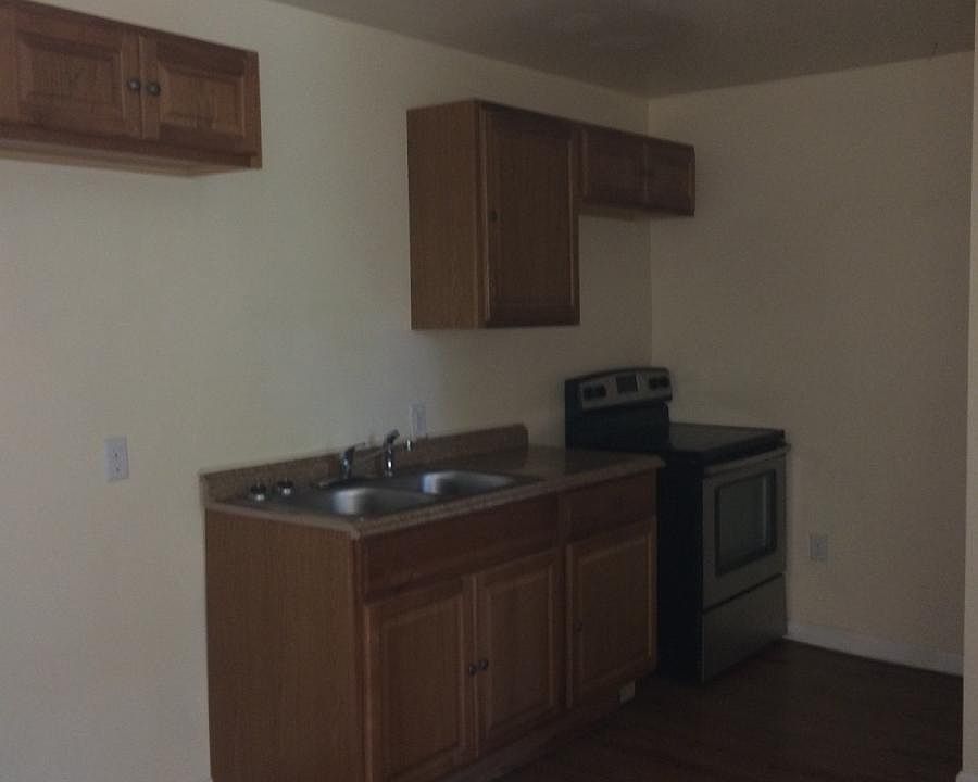 2nd image of 512 12th St #3