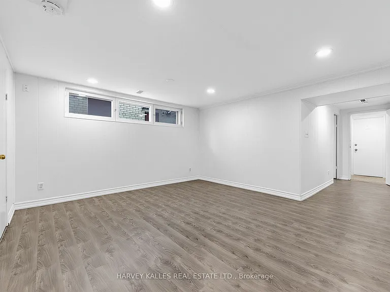 16 Terrydale Dr #BASEMENT — Photo 4