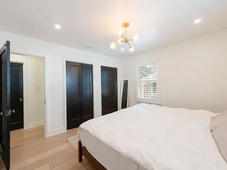 2201 E Wilson Ave — Photo 10