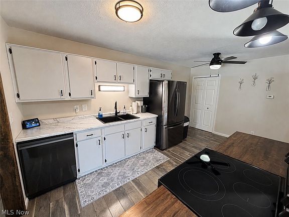 4th image of 9274 Willow Ln