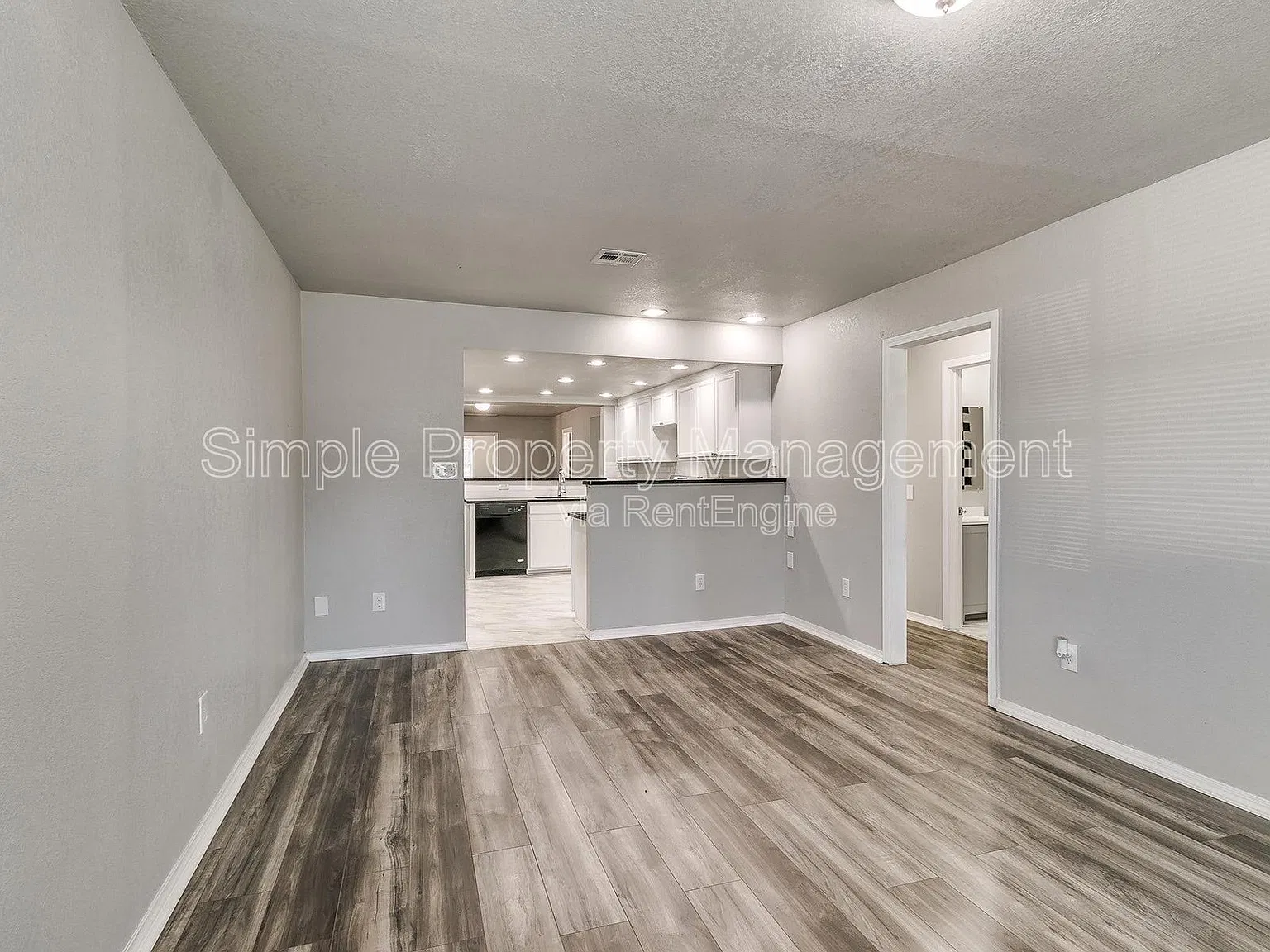 3 bed, 2.0 bath, 1518 sqft, $1,395 — Photo 4