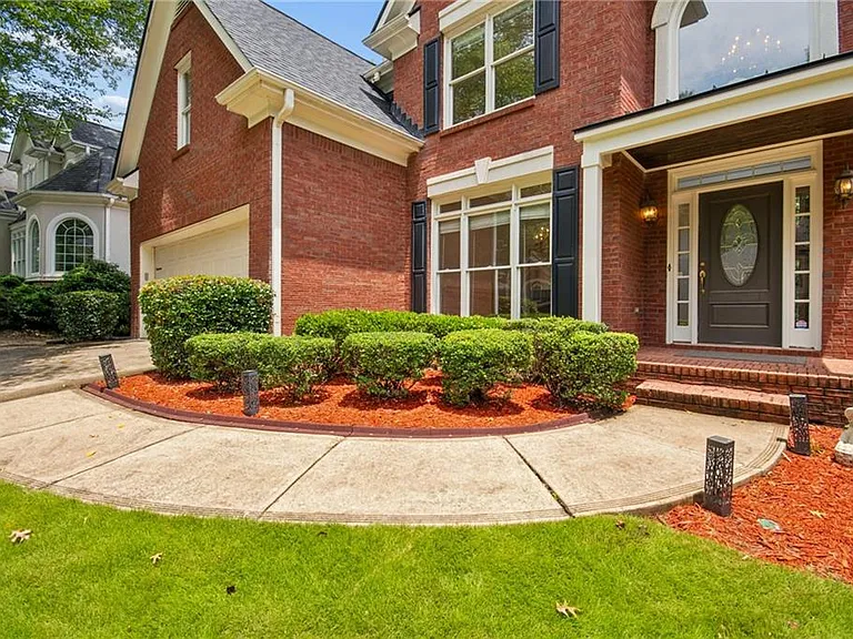 270 Edwardton Ct — Photo 5