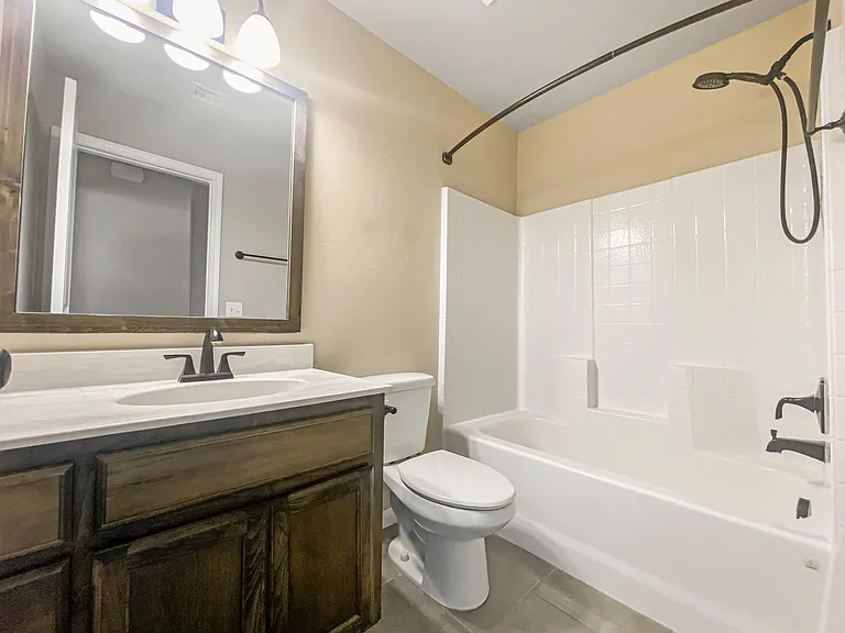 9633 Ashford Dr — Photo 8