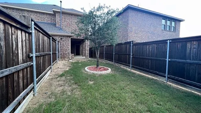 2405 Larimar Dr — Photo 21