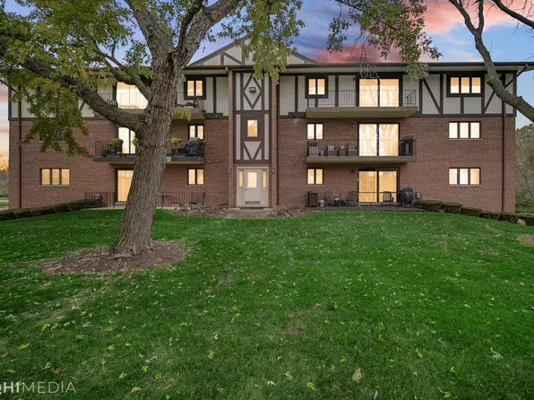 10840 S 84th Ave APT 2C, Palos Hills, IL 60465