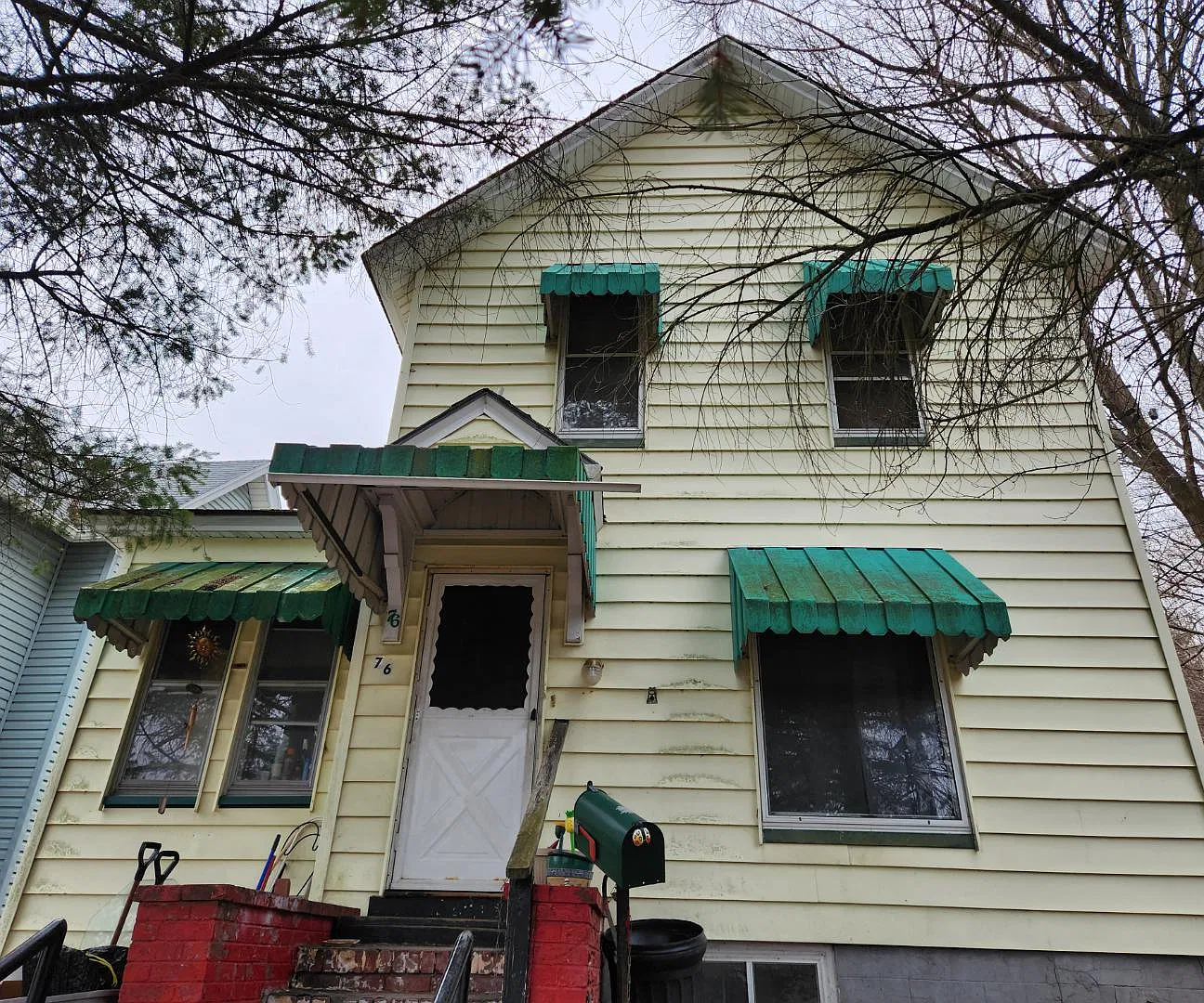 76 Catherine St — Photo 2