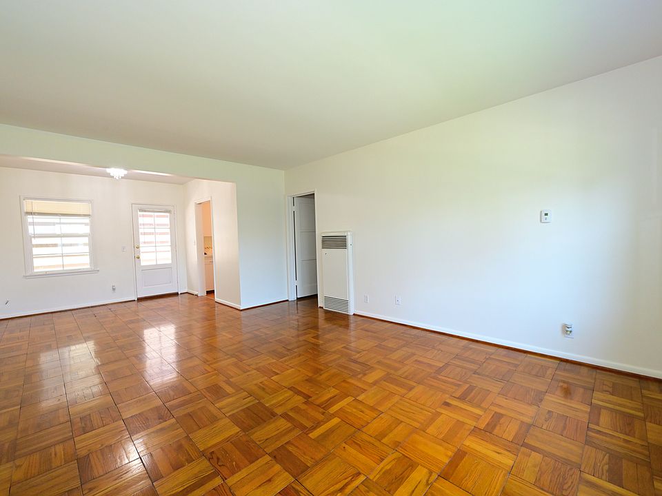 spacious and BRIGHT 1 bed unit with beautiful parquet hardwood floors