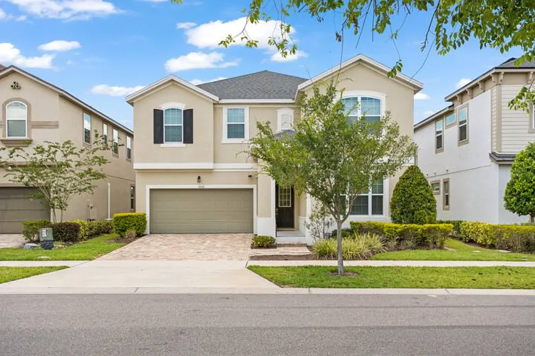 9 bed, 6.5 bath, 4363 sqft, $5,500 — Photo 1