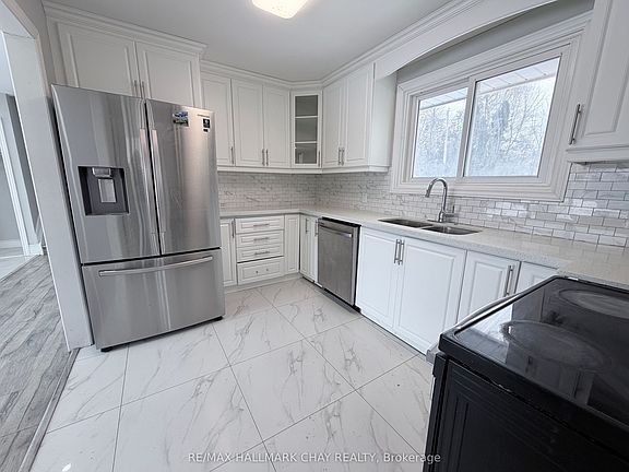 5th image of 152 Rose St