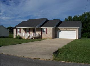 113 Steeplechase Dr, Smithville, TN 37166