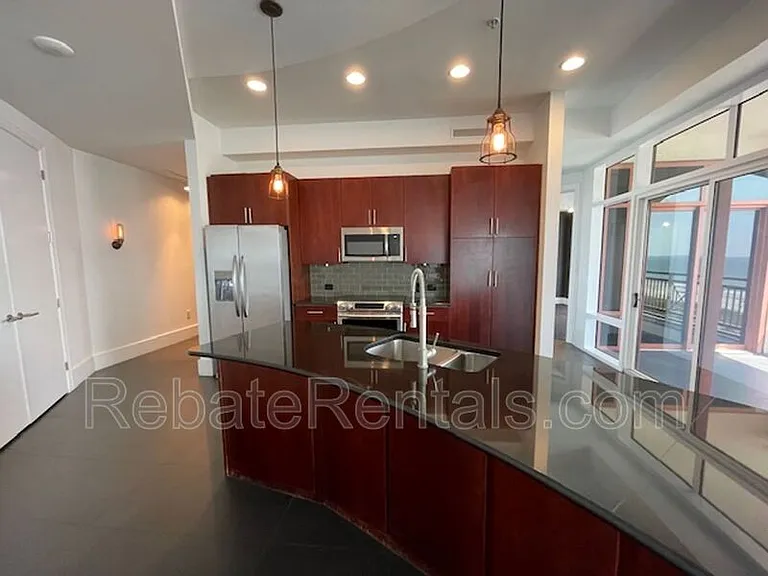 320 N 1st St #813 — Photo 9