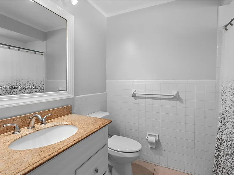 2420 SE 17th Cswy #301C — Photo 11
