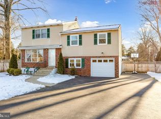 916 Jamison St, Warminster, PA 18974