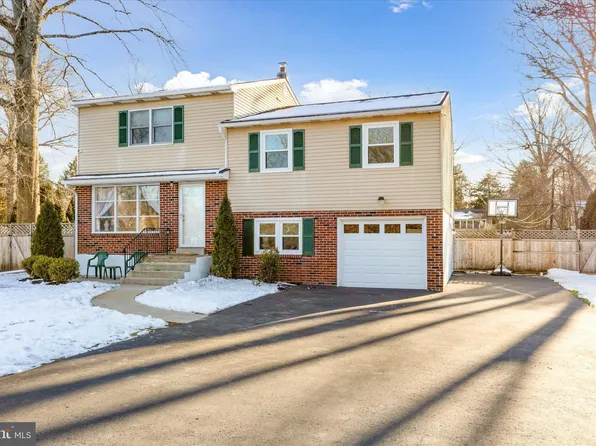 916 Jamison St, Warminster, PA 18974