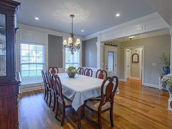 3rd image of 113 Laurel Grove Ct