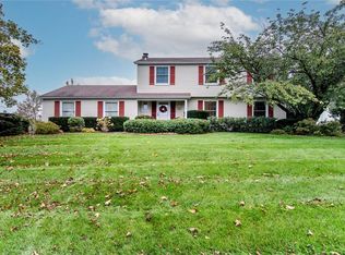 32 Misty Pine Rd, Fairport, NY 14450
