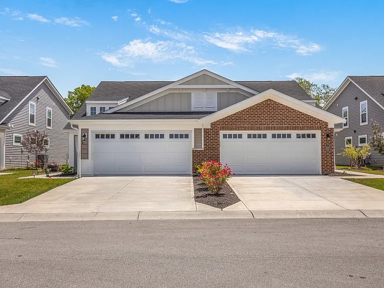 6029 Bluecrest Dr — Photo 1
