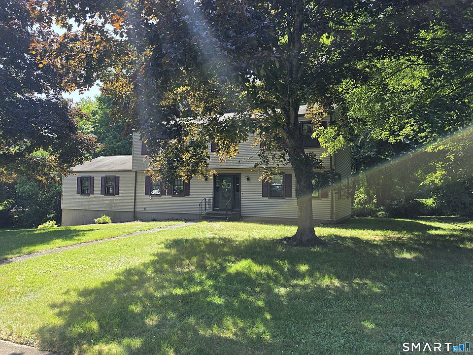 1st image of 8 Squire Ln