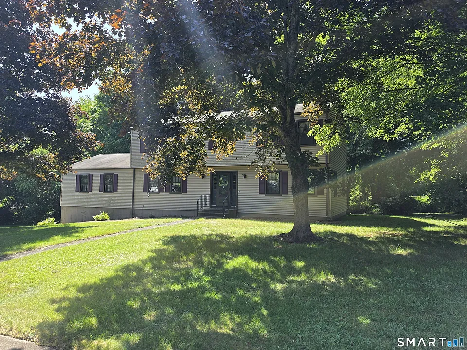 8 Squire Ln