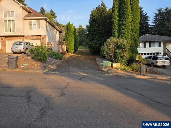 2054 Browning Ave S, Salem, OR 97302