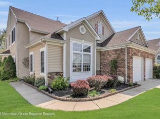 53 Strathmere St, Waretown, NJ 08758