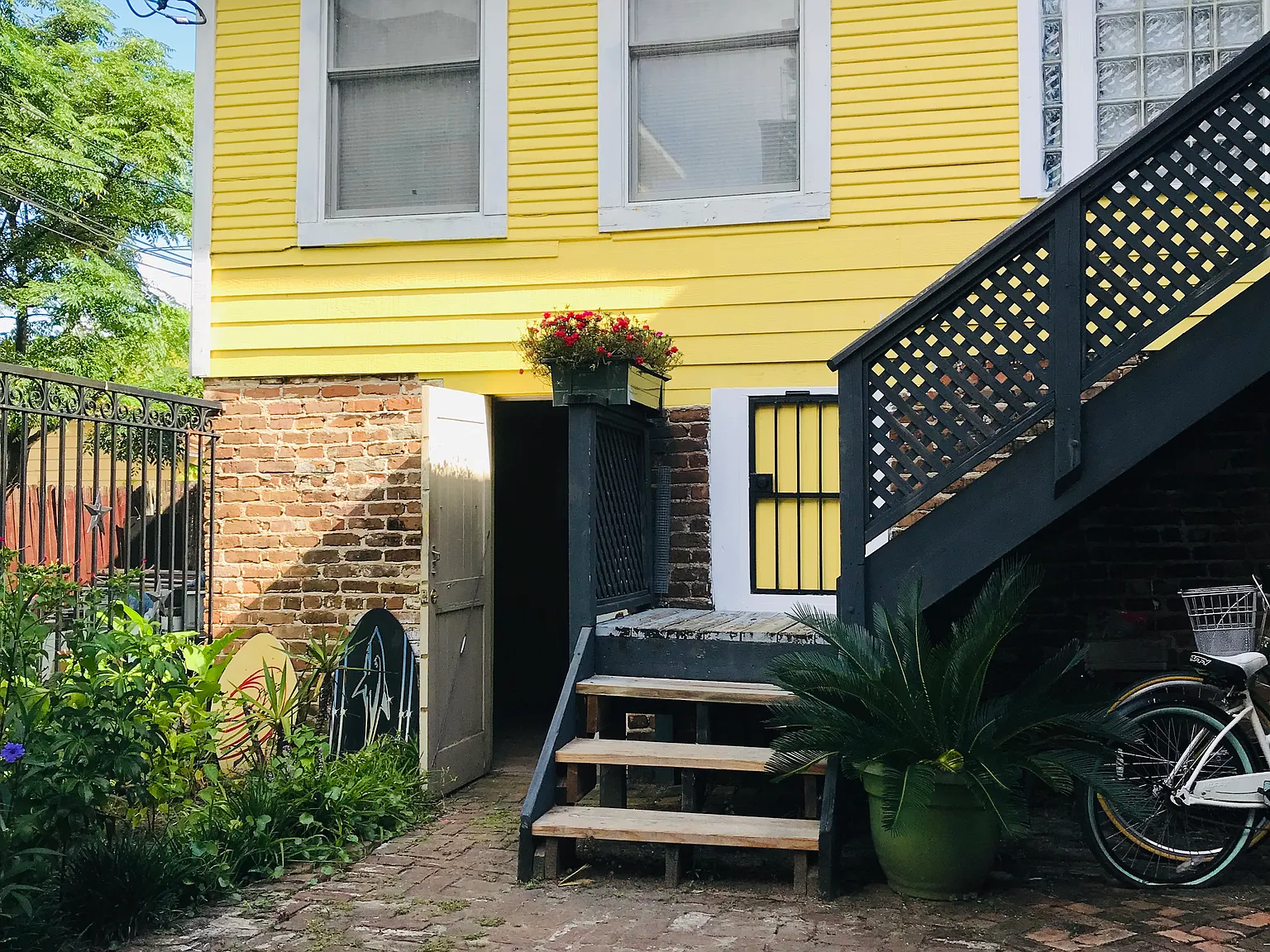 2210 Avenue P — Photo 2