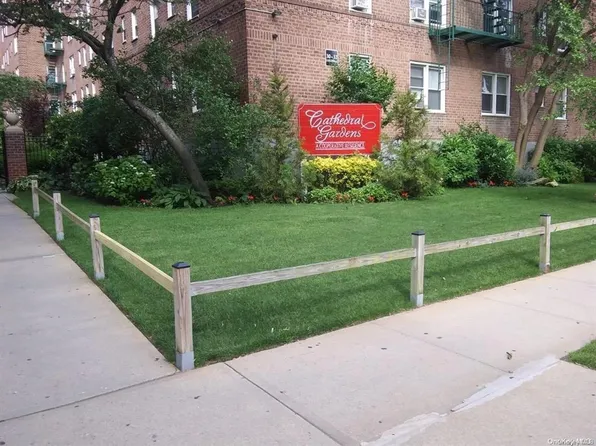 32 Cathedral Avenue #4D, Hempstead, NY 11550