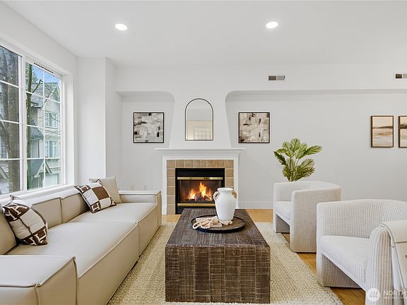 2nd image of 18275 NE 97th Way #103