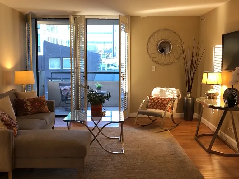 600 W 9th St #507 — Photo 3