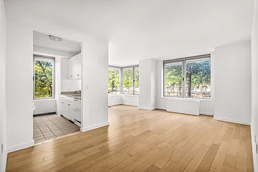 Rented by R New York