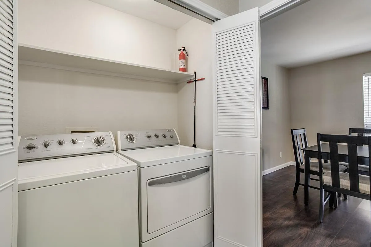901 Goodwin Drive — Photo 2